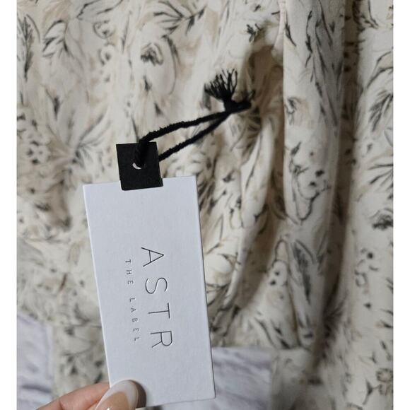 Astr The Label white sketch floral boho long sleeve crop top blouse Large. - Picture 8 of 12